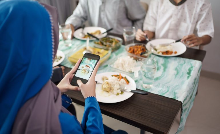 Smart Tools for Muslim Foodies: How to Use Apps, Maps, and Reviews to Find Halal Cafés Anywhere: