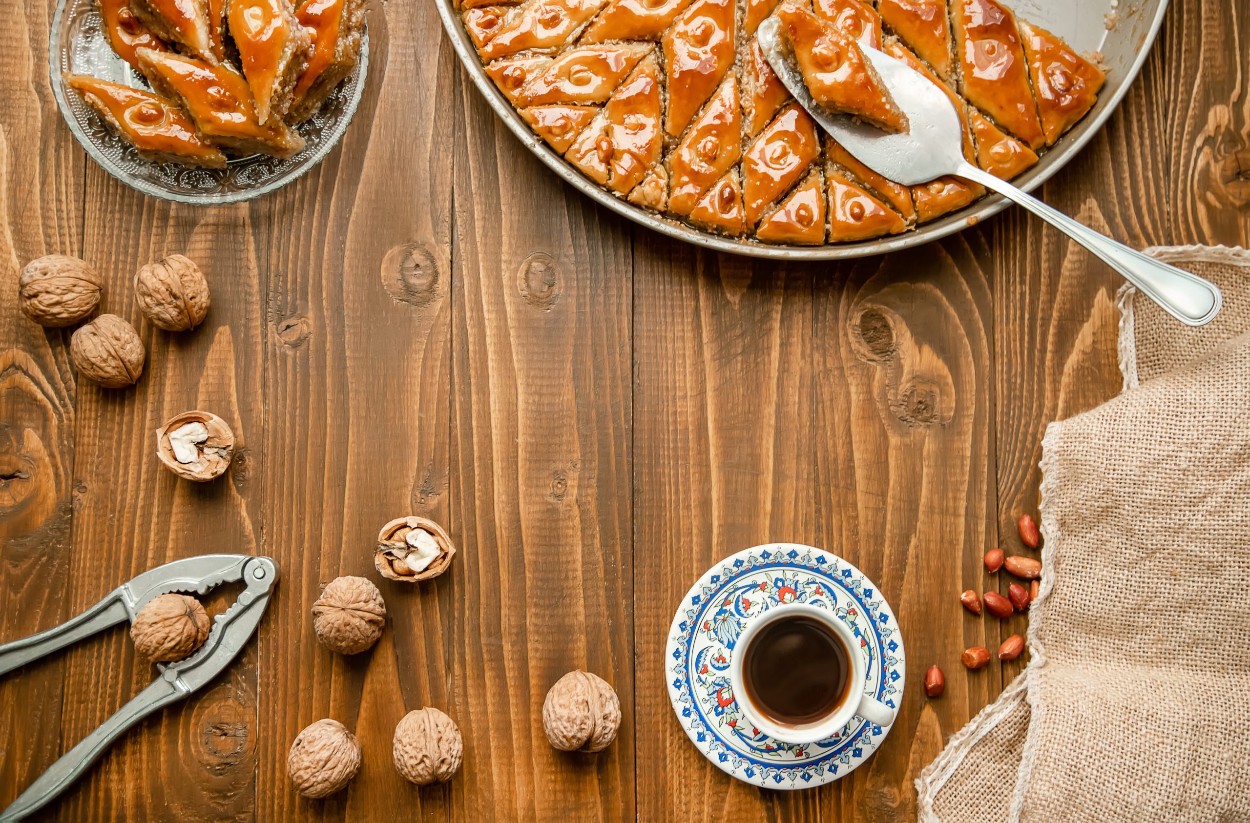 Ramadan Vibes All Year Round: Coffee & Halal Dessert Pairings Inspired by Iftar Traditions: