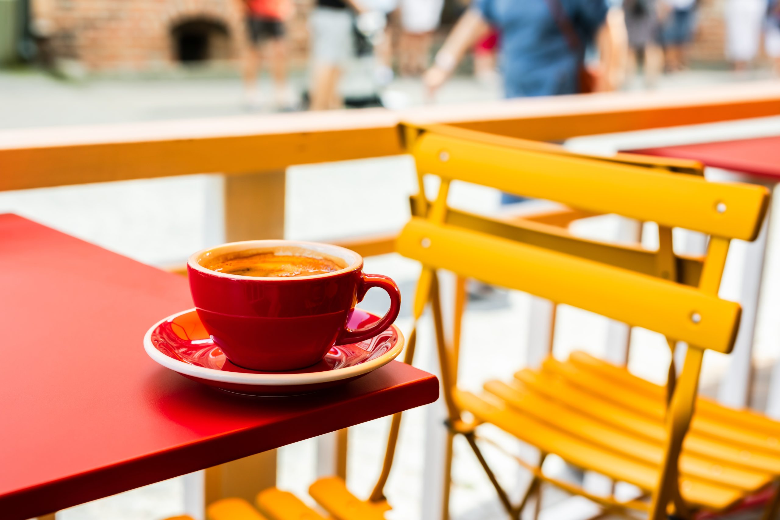 Sunshine and Sips: The Best Coffee Shops with Outdoor Seating Around the World: