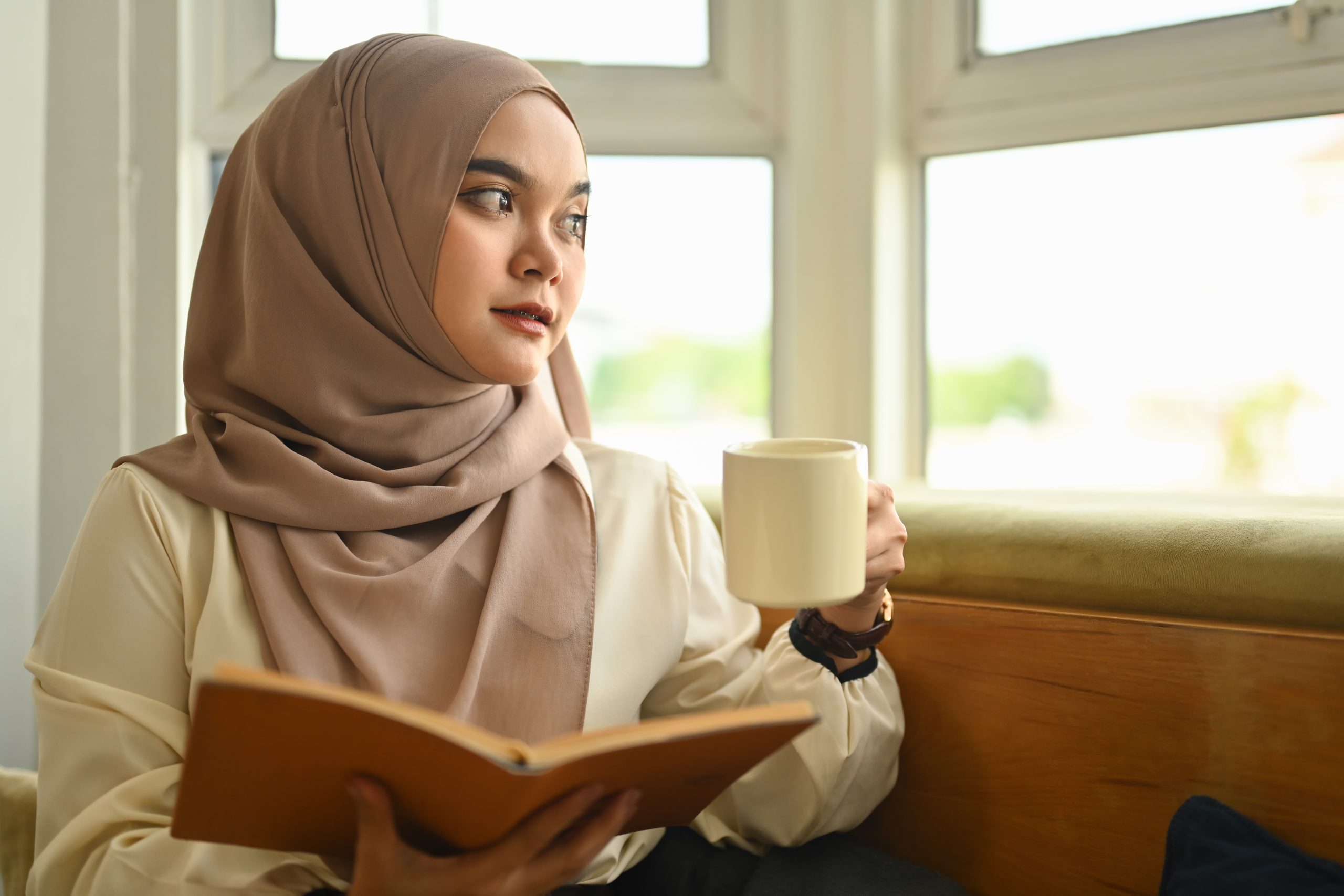 Peaceful Brews: Halal-Friendly Coffee Shops Perfect for Reading and Reflection: