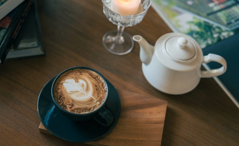 Reader’s Choice: The Best Coffee Shops for Cozy Vibes and Exceptional Brews: