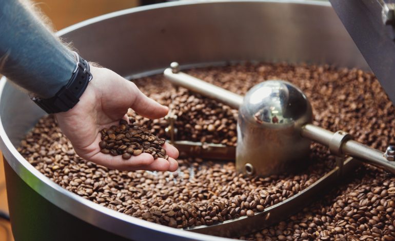 From Bean to Brew: Understanding the Unique Appeal of Specialty Coffee Over Commercial Chains: