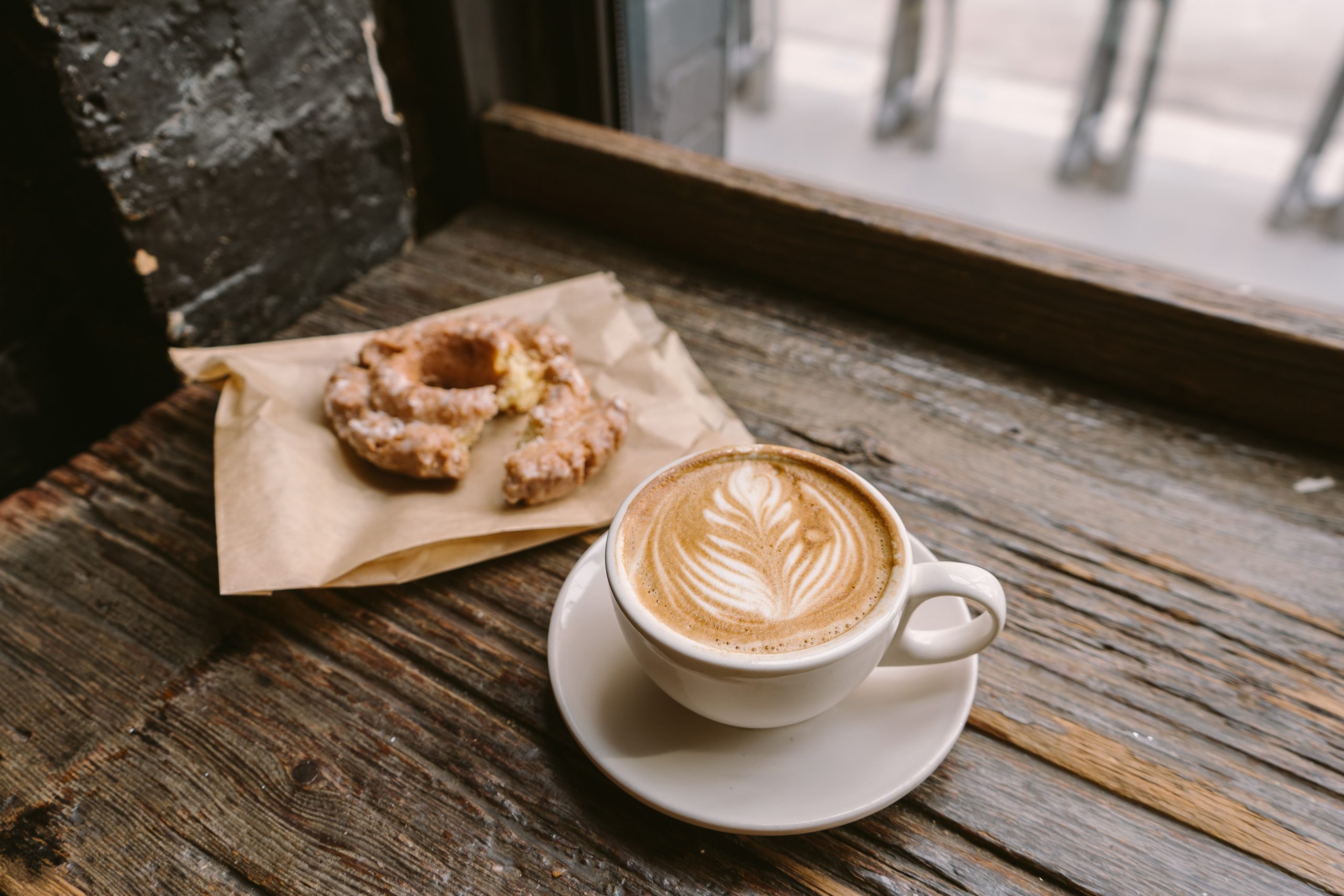 Caffeine Meets Cuisine: Top Coffee Shops for a Perfect Weekend Brunch: